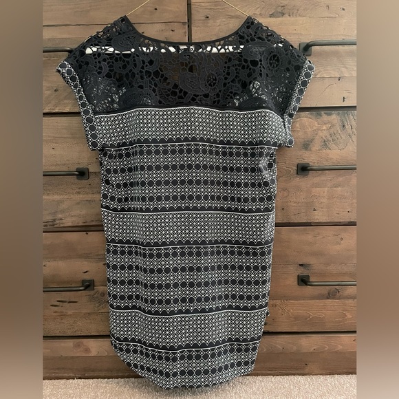 Express, Size M, Black - Picture 2 of 3